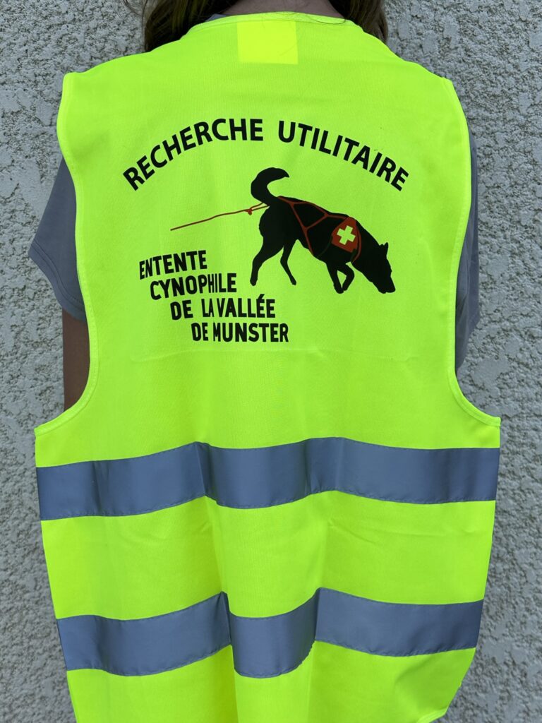Exemple de chasuble personnalisée avec le logo d’un club canin – création o681